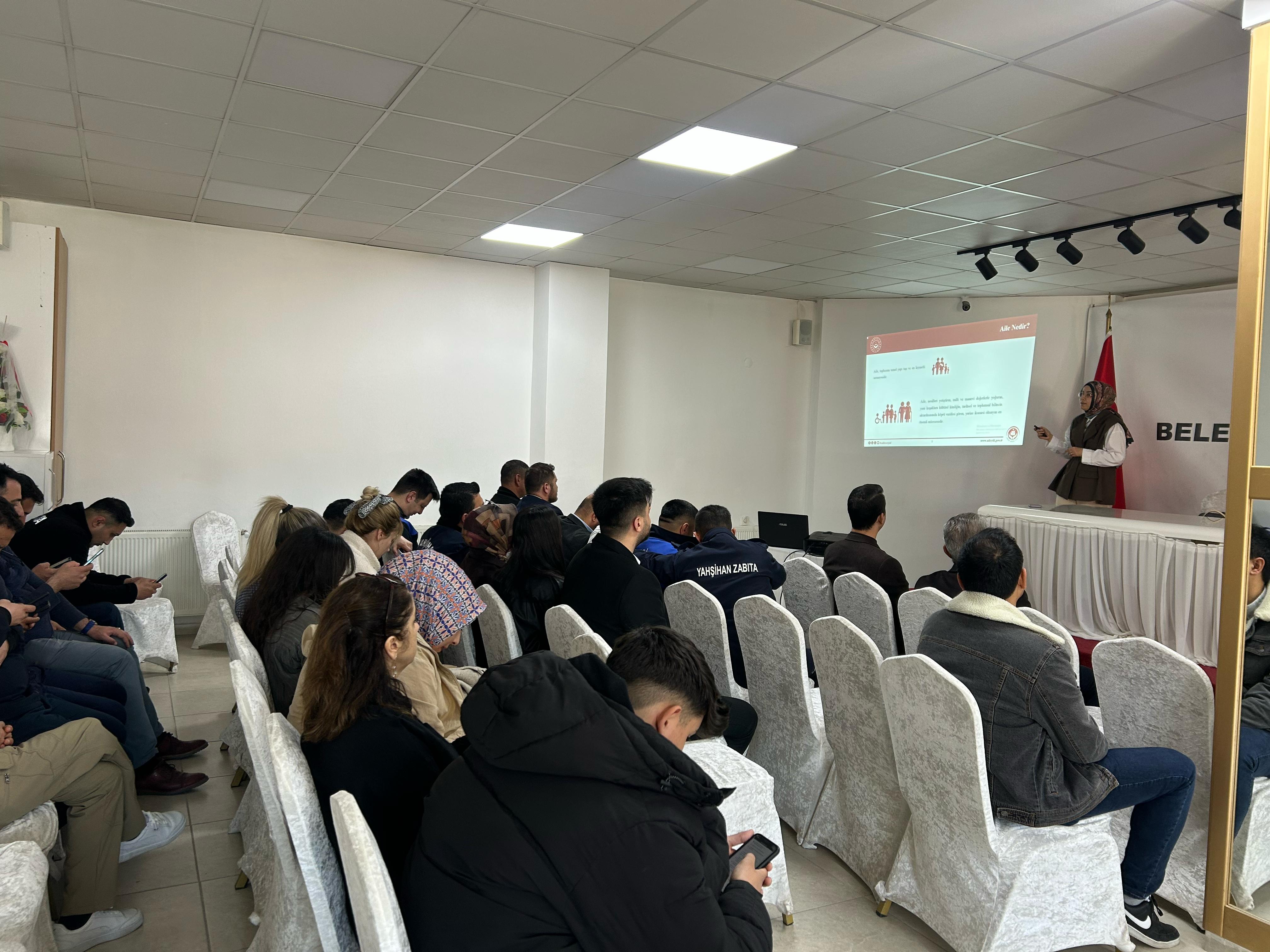 kurum-c-eg-t-mler-m-z-devam-ed-yor